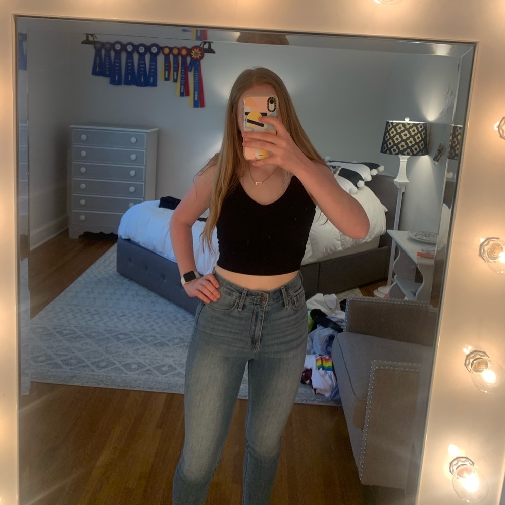 Black cropped tank top